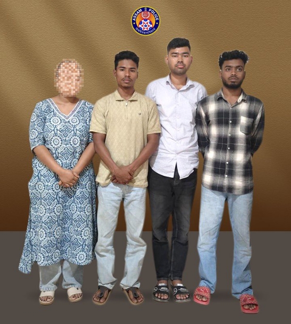 पुरानी कार बेचने के नाम पर ठगी करने वाले चार गिरफ्तार आरोपितों की तस्वीर।