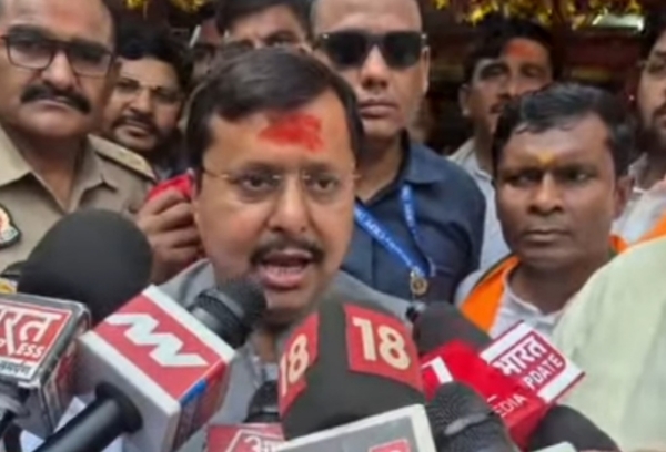 पत्रकारों से वार्ता करते भाजपा के राष्ट्रीय अध्यक्ष नितिन नवीन।