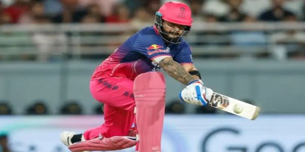 ড্ৰেছিং ৰুমত ভেপিং কৰি ধৰা পৰিল ৰিয়ান পৰাগ, মেচ মাচুলৰ ২৫% জৰিমনা