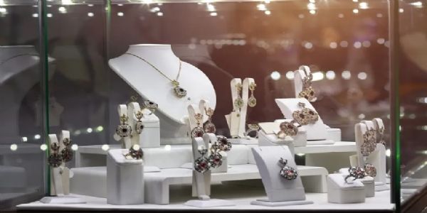 এভাক্স এপাৰেলছৰ প্ৰতিটো শ্বেয়াৰৰ বাবে বোনাছ হিচাপে পাব তিনিটা নতুন শ্বেয়াৰ, অভিলেখৰ তাৰিখ ৭ এপ্ৰিল