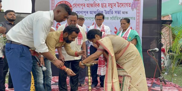 সোণাপুৰ আঞ্চলিক ছাত্ৰ সন্থাৰ উদ্যোগত বিহু নাচৰ কৰ্মশালাৰ শুভাৰম্ভণি