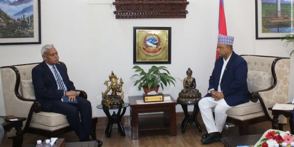 নেপালৰ বৈদেশিক মন্ত্ৰীৰ সৈতে ভাৰতীয় ৰাষ্ট্ৰদূতৰ দ্বিপাক্ষিক সহযোগিতাৰ চৰ্চা