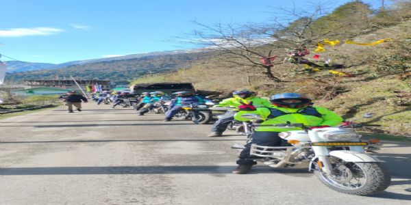 উত্তৰ ছিকিমৰ লাচেনত আবদ্ধ হৈ থকা পৰ্যটকক উদ্ধাৰৰ বাবে ভাৰতীয় সেনাৰ ‘অপাৰেচন হিম ছেটু’ আৰম্ভ