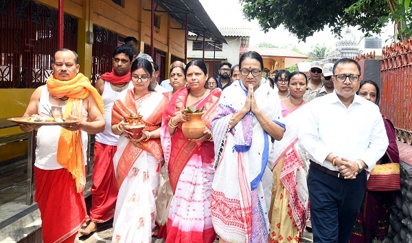 সোমনাথ স্বাভিমান পৰ্ব – ১০০০ বছৰ অখণ্ড বিশ্বাস (অটুট আস্থা)”ৰ দেশজোৰা সমন্বিত উদযাপনৰ অংশ হিচাপে আজি শোণিতপুৰ জিলা প্ৰশাসনৰ উদ্যোগত তেজপুৰৰ ঐতিহাসিক শ্ৰীশ্ৰী মহাভৈৰৱ মন্দিৰত এক অনুষ্ঠান উদযাপন কৰা হয়।