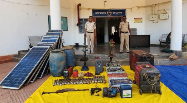 छत्तीसगढ़ के बीजापुर से नक्सलियों द्वारा छुपाकर रखे नक्सली डंप बरामद