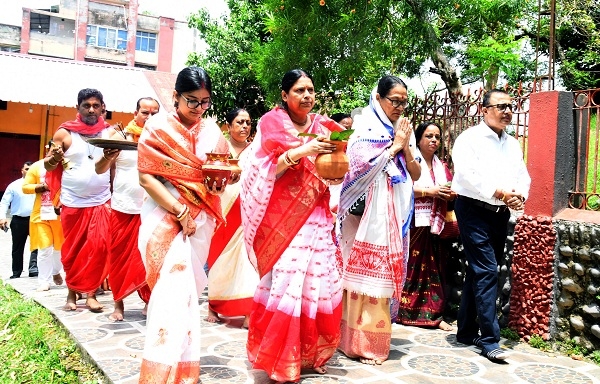 সোমনাথ স্বাভিমান পৰ্ব – ১০০০ বছৰ অখণ্ড বিশ্বাস (অটুট আস্থা)”ৰ দেশজোৰা সমন্বিত উদযাপনৰ অংশ হিচাপে আজি শোণিতপুৰ জিলা প্ৰশাসনৰ উদ্যোগত তেজপুৰৰ ঐতিহাসিক শ্ৰীশ্ৰী মহাভৈৰৱ মন্দিৰত এক অনুষ্ঠান উদযাপন কৰা হয়।
