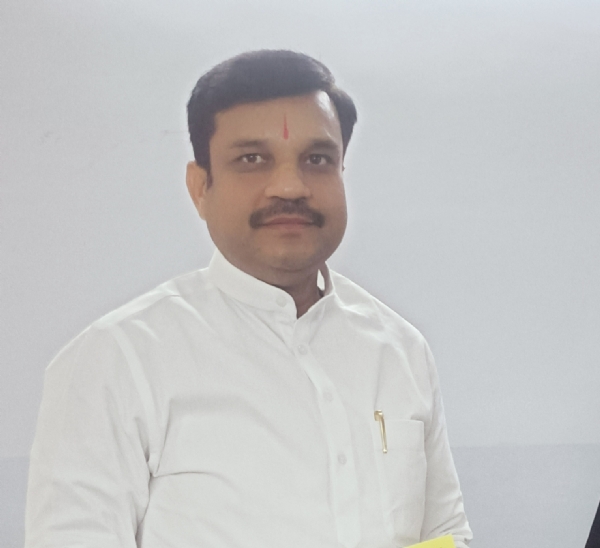 सांसद आनंद गौड़