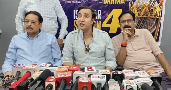 पत्रकार वार्ता के दौरान जानकारी देते डॉक्टर संजय कपूर
