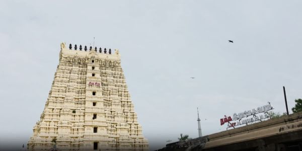 ৰামেশ্বৰম মন্দিৰত সংঘটিত লাড়ু কেলেংকাৰিঃ বিনামূলীয়া প্ৰসাদ বিক্ৰীৰ জৰিয়তে ৩.৪০ কোটি ₹ৰ প্ৰৱঞ্চনা, ছয়জন কৰ্মচাৰীক নিলম্বন