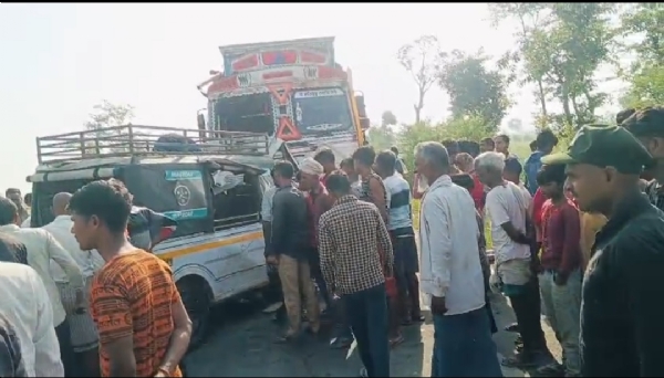 घटनास्थल पर मौजूद स्थानीय लोग