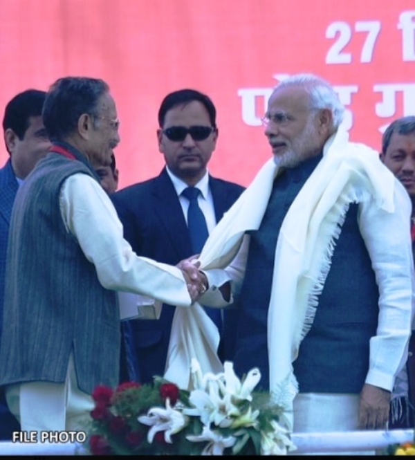प्रधानमंत्री नरेन्द्र मोदी और उत्तराखंड के पूर्व मुख्यमंत्री भुवन चंद्र खंडूरी (फाइल फोटो)