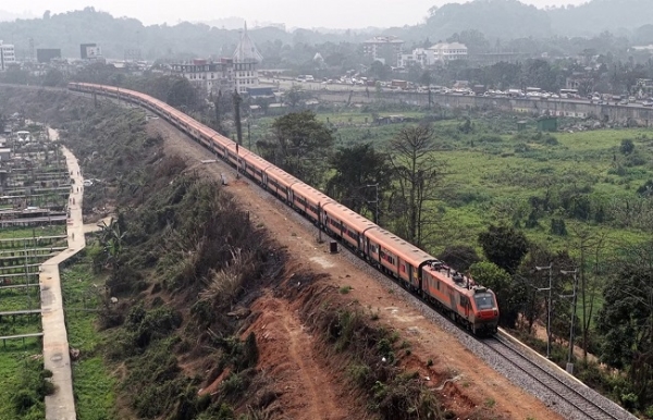 অমৃত ভাৰত এক্সপ্ৰেছ ৰেল