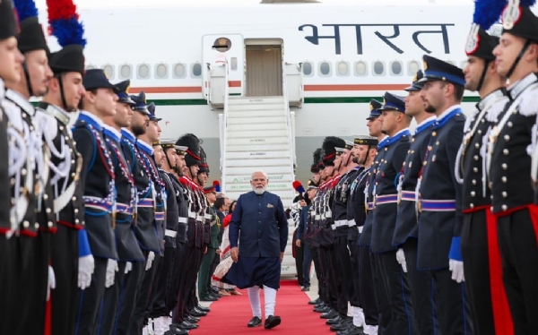 भारत के प्रधानमंत्री नरेन्द्र मोदी ने इटली की राजधानी रोम पहुंचने के तत्काल बाद के चार फोटो एक्स पर साझा किए हैं। इसी पोस्ट में उन्होंने रोम पहुंचने की जानकारी साझा की है।