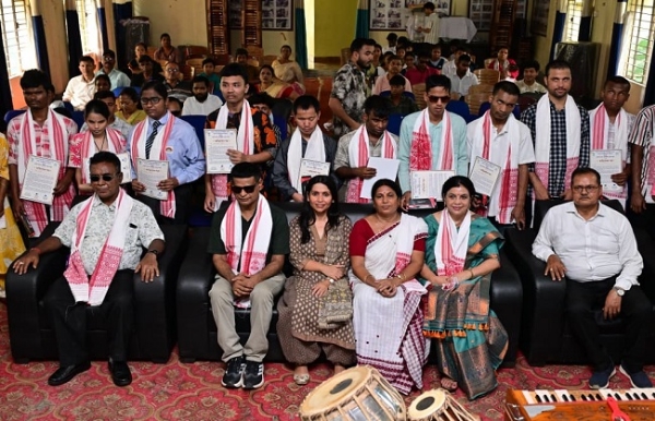 উচ্চ আৰু উচ্চতৰ মাধ্যমিক পৰীক্ষাত সুখ্যাতিৰে উৰ্ত্তীণ দৃষ্টিহীন ছাত্ৰ-ছাত্ৰীক সম্বৰ্ধনা