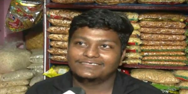 প্ৰধানমন্ত্ৰী নৰেন্দ্ৰ মোডীক ঝালমুৰি আগবঢ়োৱা দোকানীক বিদেশৰ পৰা ভাবুকি, আতংকিত পৰিয়াল