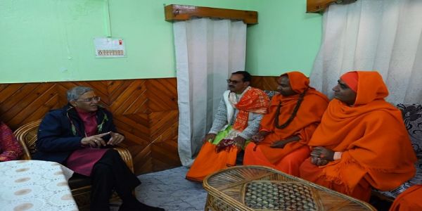 মুখ্য নিৰ্বাচন আয়ুক্ত জ্ঞানেশ কুমাৰৰ উত্তৰকাশীৰ ভাৰত-চীন সীমান্তৰ ভোটগ্ৰহণ কেন্দ্ৰ পৰিদৰ্শন