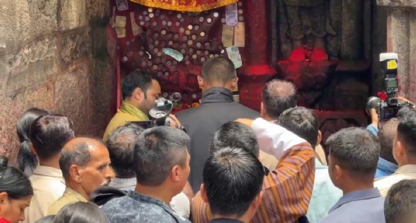 शक्तिपीठ कामाख्या में भूटान के प्रधानमंत्री दाशो शेरिंग तोगबे ने किए दर्शन, मां कामाख्या का लिया आशीर्वाद