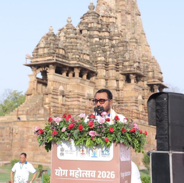 खजुराहो में अंतर्राष्ट्रीय योग दिवस कार्यक्रम को संबोधित करते हुए केंद्रीय मंत्री प्रताप राव जाधव