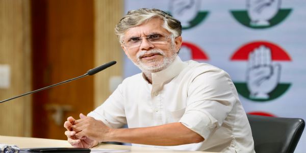 নীট প্ৰশ্নকাকত ফাদিল গোচৰত চৰকাৰে এৰাই চলিছে দায়বদ্ধতা : কংগ্ৰেছ
