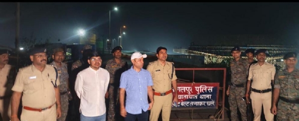 मौजूद अधिकारी