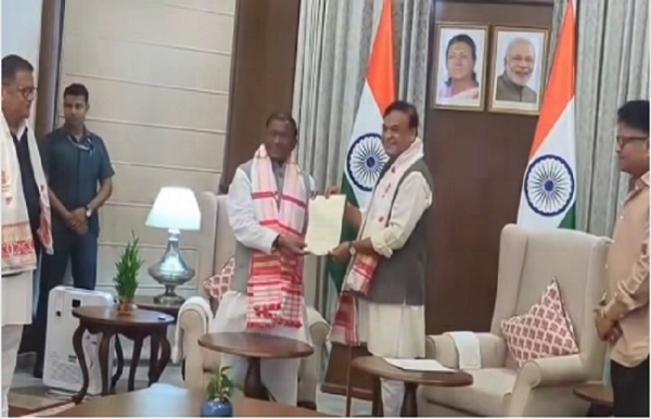 ৰাজ্যপালৰ ওচৰত পদত্যাগ পত্ৰ দাখিল মুখ্যমন্ত্ৰী ড. হিমন্ত বিশ্ব শৰ্মাৰ