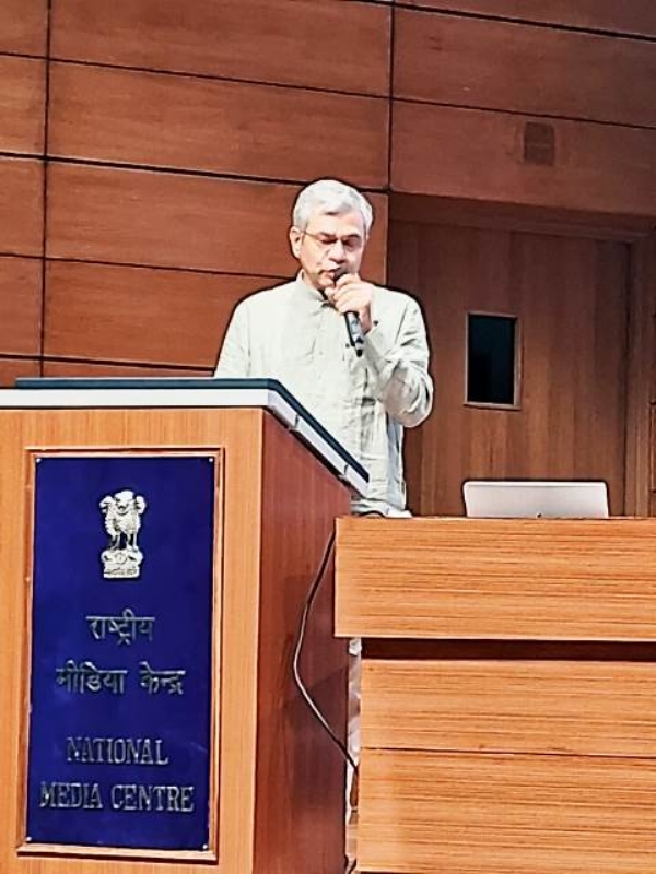 केंद्रीय सूचना एवं प्रसारण मंत्री अश्विनी वैष्णव ने बुधवार को यहां मीडिया को कैबिनेट के फैसलों की जानकारी देते