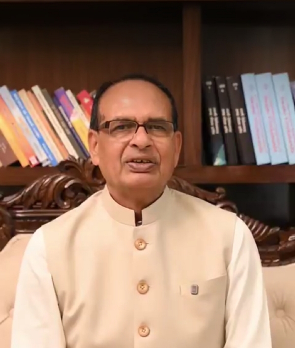 वीडियो सन्देश जारी करते केंद्रीय मंत्री शिवराज सिंह चौहान