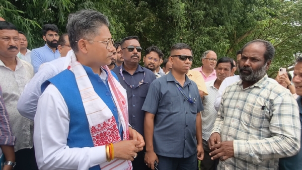 মন্ত্ৰীত্ব লাভ কৰিয়েই ক্ষেত্ৰ পৰ্যৱেক্ষণত নামিল মন্ত্ৰী পীযুষ হাজৰিকা
