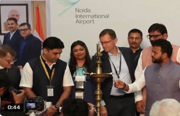 नोएडा इंटरनेशनल एयरपोर्ट का उद्घाटन करते नागरिक उड्डयन मंत्री राम मोहन नायडू