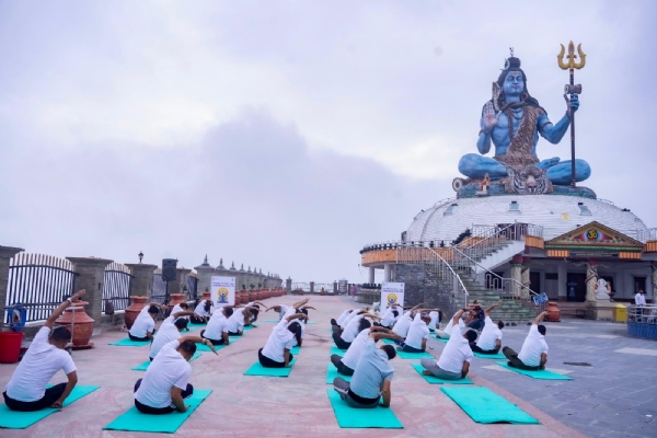 पोखरा में आयोजित योग कार्यक्रम