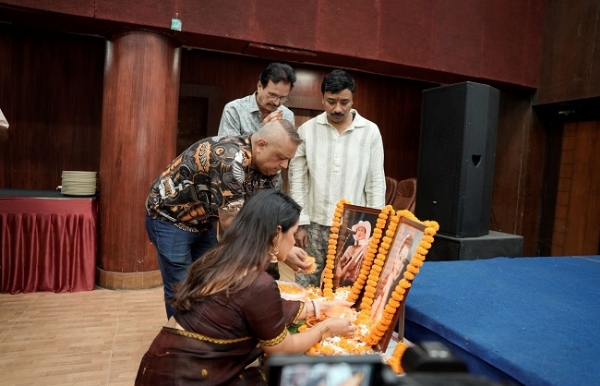 বৰলুইট প্ৰডাকশ্বনৰ ‘ডিফলু’ৰ মুক্তিযাত্ৰাৰ শুভাৰম্ভ; জুবিন গাৰ্গ আৰু গায়ত্ৰী হাজৰিকালৈ শ্ৰদ্ধাঞ্জলি