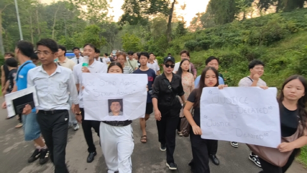 প্ৰসংগ:সোণাপুৰৰ অসম ডনবস্কো বিশ্ববিদ্যালয়ত ছাত্ৰীক অধ্যাপকৰ দ্বাৰা যৌন নিৰ্যাতনৰ ঘটনা। প্ৰসংগ:সোণাপুৰৰ অসম ডনবস্কো বিশ্ববিদ্যালয়ত ছাত্ৰীক অধ্যাপকৰ দ্বাৰা যৌন নিৰ্যাতনৰ ঘটনা।