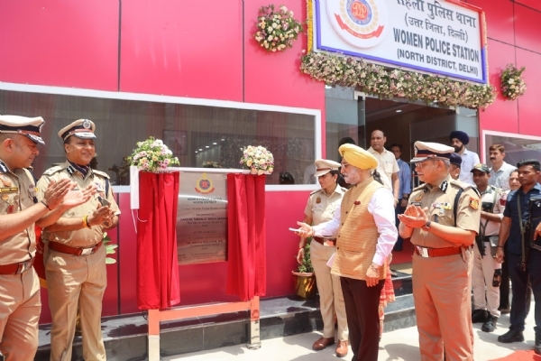 उत्तरी दिल्ली के सब्जी मंडी इलाके में राष्ट्रीय राजधानी के पहले महिला पुलिस स्टेशन का उद्घाटन  करते दिल्ली के उपराज्यपाल तरनजीत सिंह संधू