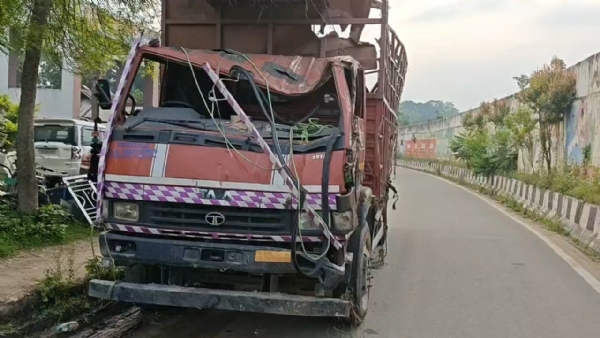 ডিমৰীয়াৰ তেতেলীয়াত মাজনিশা ভয়ংকৰ পথ দুৰ্ঘটনা