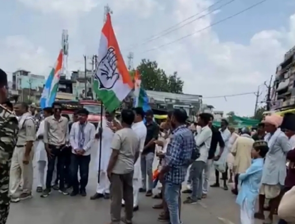 कांग्रेस-एनएसयूआई का प्रदर्शन,