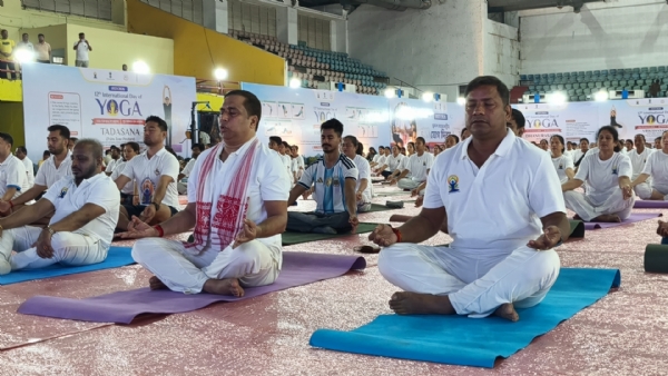 সোণাপুৰত আন্তঃৰাষ্ট্ৰীয় যোগ দিৱস উদযাপন