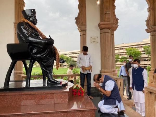 असमः मुख्यमंत्री डॉ. हिमंत बिस्व सरमा द्वारा शेयर किया गया फोटो असमः मुख्यमंत्री डॉ. हिमंत बिस्व सरमा द्वारा शेयर किया गया फोटो