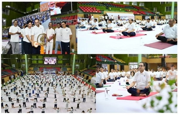 উত্তৰ-পূব সীমান্ত ৰেলৱেত আন্তঃৰাষ্ট্ৰীয় যোগ দিৱস উদযাপন
