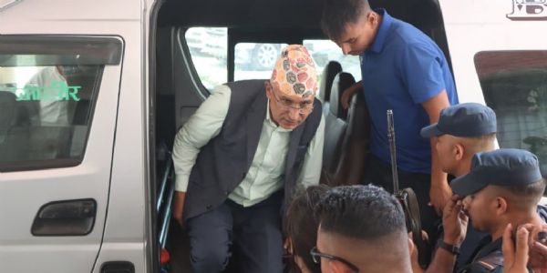 ধন সৰবৰাহৰ গোচৰত গ্ৰেপ্তাৰ প্ৰাক্তন বিত্তমন্ত্ৰী বিষ্ণু পৌডেলক কাঠমাণ্ডুলৈ আনি আদালতত হাজিৰ