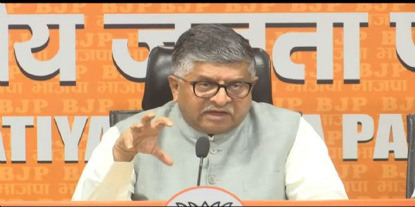 কেৱল ইন্দিৰা গান্ধীৰ চকী বচাবলৈহে জৰুৰীকালীন অৱস্থা জাপি দিয়া হৈছিল - ৰবি শংকৰ প্ৰসাদ