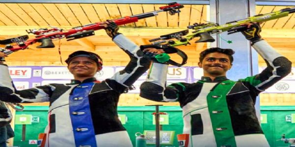 জুনিয়ৰ বিশ্ব চেম্পিয়নশ্বিপত জিলিকিল ভাৰত, অভিনৱ আৰু সম্ভৱীয়ে বিশ্ব অভিলেখৰে স্বৰ্ণ জয়