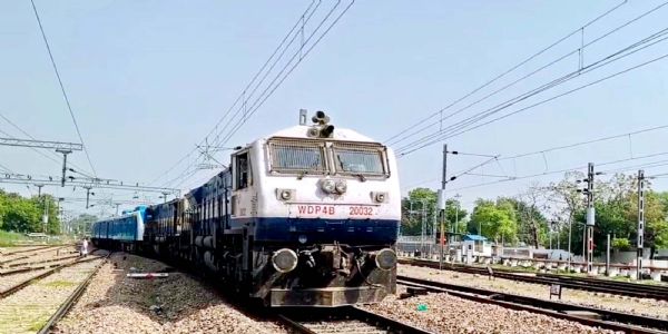 জিন্দৰ পৰা দিল্লীলৈ ৰাওনা হৈছে দেশৰ প্ৰথমখন হাইড্ৰজেন ৰে’ল