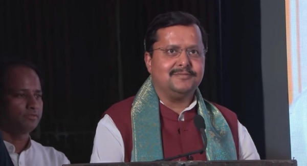 भाजपा अध्यक्ष नितिन नवीन तेलंगाना स्थापना दिवस कार्यक्रम को संबोधित करते हुए