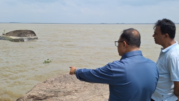 অসমৰ ইতিহাস পুনৰ্নিমানৰ মূল্যবান দলিল ৮২৯ খৃষ্টাব্দৰ সংস্কৃত ভাষাত খোদিত ৯ শৰীয়া তেজপুৰ শিলালিপি সংৰক্ষণ কৰিব শোণিতপুৰ জিলা প্ৰশাসনে অসমৰ ইতিহাস পুনৰ্নিমানৰ মূল্যবান দলিল ৮২৯ খৃষ্টাব্দৰ সংস্কৃত ভাষাত খোদিত ৯ শৰীয়া তেজপুৰ শিলালিপি সংৰক্ষণ কৰিব শোণিতপুৰ জিলা প্ৰশাসনে