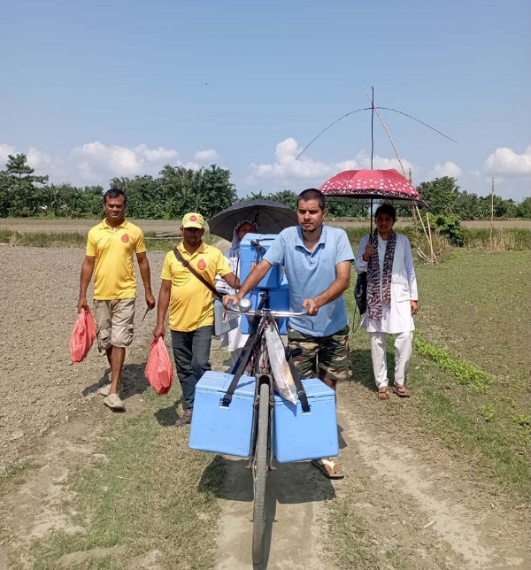 শোণিতপুৰ জিলাৰ চৰ অঞ্চলসমূহত নৌকা স্বাস্থ্য সেৱা শোণিতপুৰ জিলাৰ চৰ অঞ্চলসমূহত নৌকা স্বাস্থ্য সেৱা