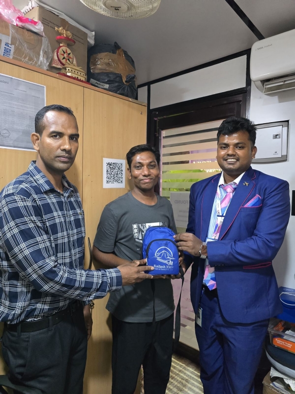 লোকপ্ৰিয় গোপীনাথ বৰদলৈ আন্তৰ্জাতিক বিমানবন্দৰ কৰ্তৃপক্ষৰ তৎপৰতাঃ যাত্ৰীক ঘূৰাই দিলে ১০ লাখতকৈও অধিক মূল্যৰ বিদেশী মুদ্ৰা
