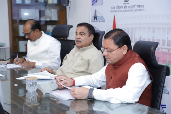 बैठक में प्रतिभाग करते मुख्यमंत्री। बैठक में प्रतिभाग करते मुख्यमंत्री।