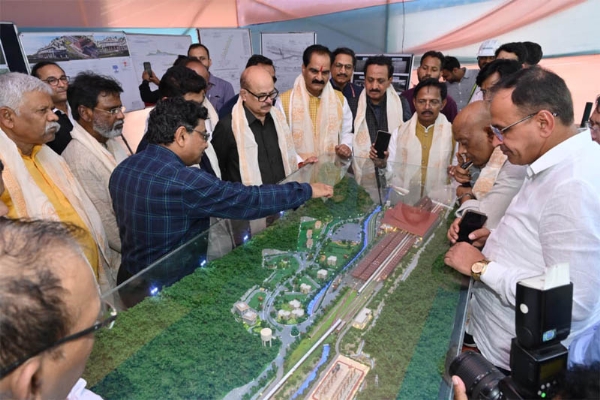 ৰেলৱেৰ সংসদীয় স্থায়ী সমিতিৰ দ্বাৰা উত্তৰ-পূব সীমান্ত ৰেলৱেত পৰ্যালোচনা