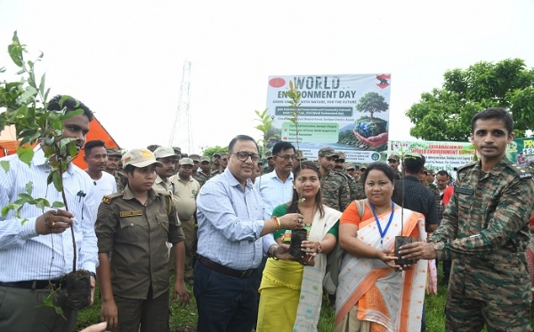 বিশ্ব পৰিৱেশ দিৱস  উপলক্ষে শোণিতপুৰ জিলাৰ বালিপৰা সংৰক্ষিত বনাঞ্চলৰ চটাই নদী অঞ্চলত  আৰু-ধেনুখনা পাহাৰত ৫ হেক্টৰএক বৃহৎ বৃক্ষৰোপণ
