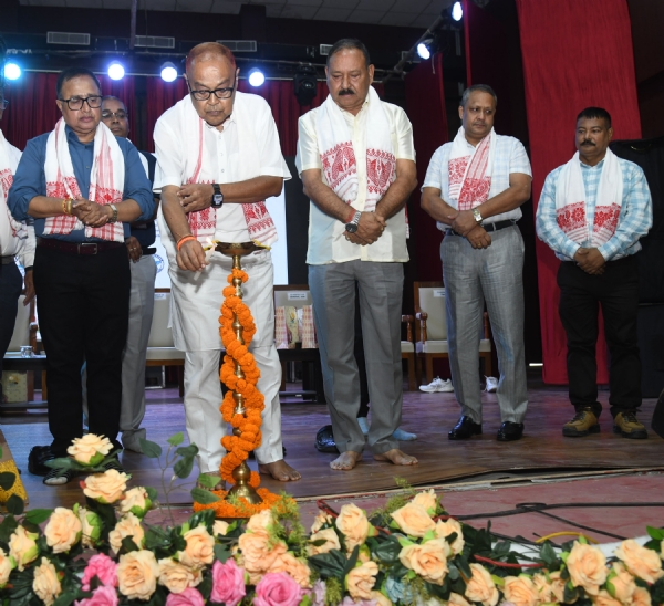 তেজপুৰত উছৱমুখৰ পৰিৱেশত তেজপুৰ লিচু উৎসৱ৭হ -২০২৬  আৰম্ভ
